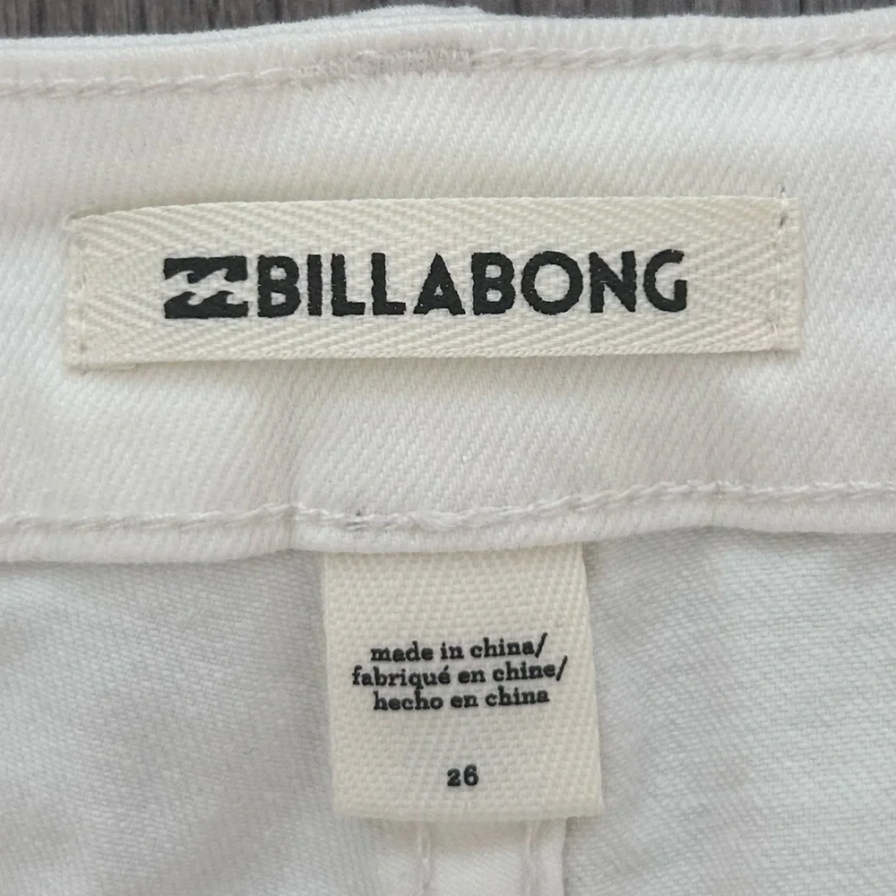Billabong White Jean shorts 26